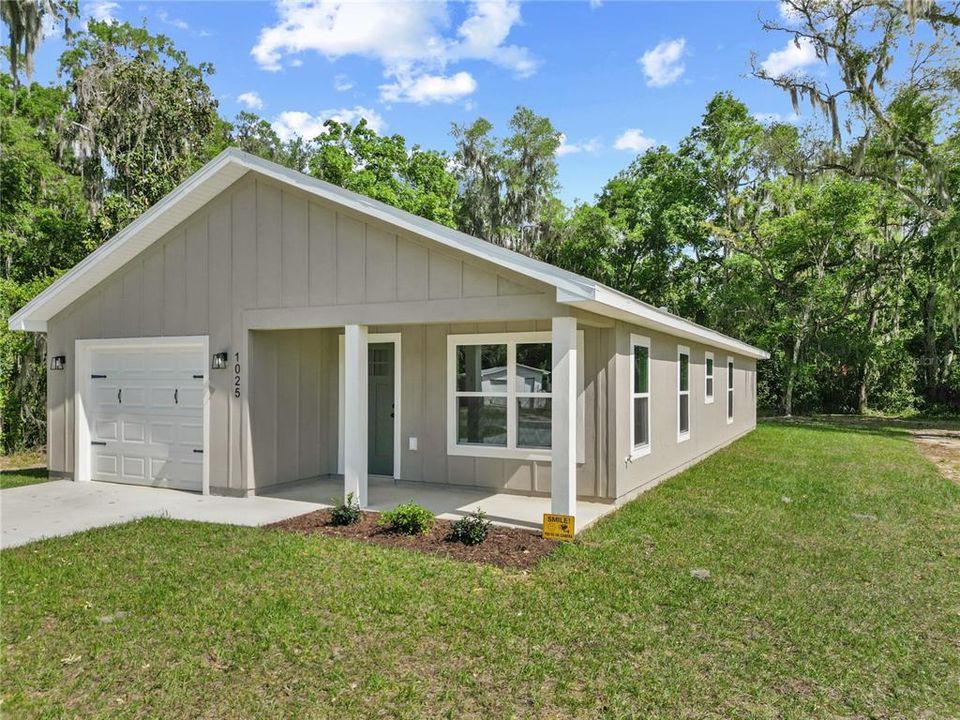 For Sale: $265,000 (3 beds, 2 baths, 1292 Square Feet)