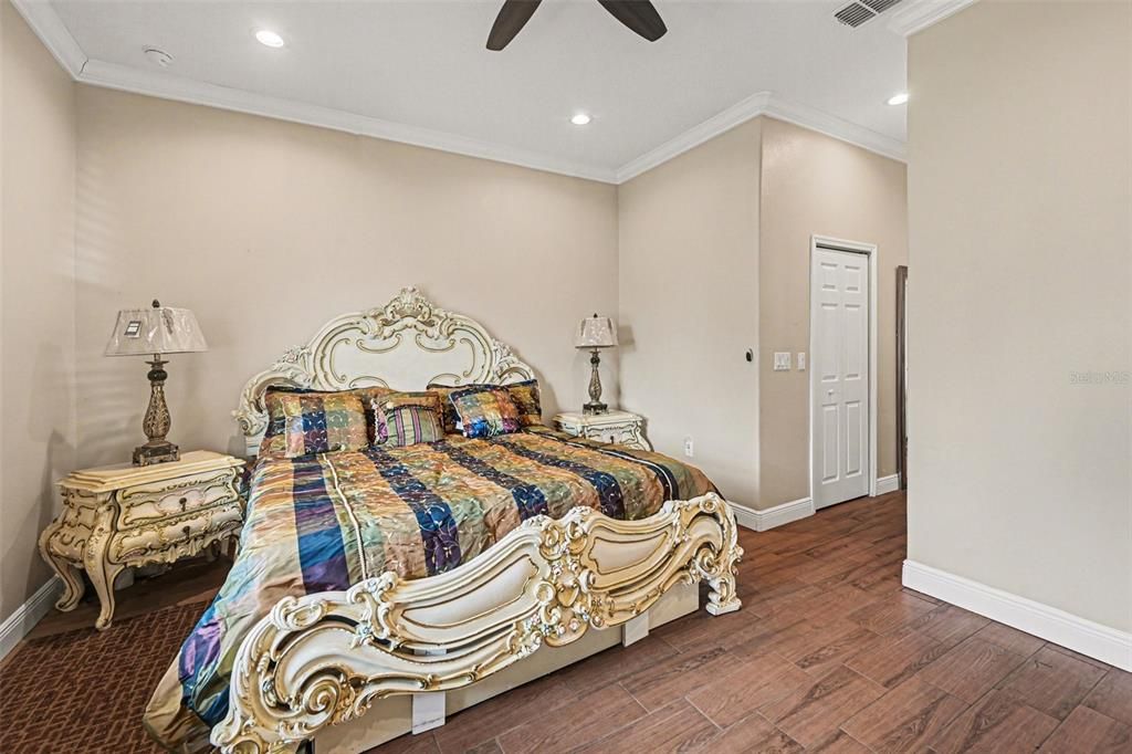 For Sale: $330,000 (3 beds, 2 baths, 1630 Square Feet)