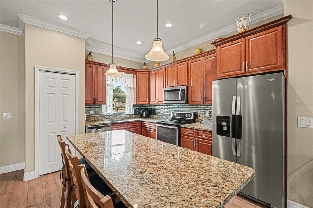 For Sale: $330,000 (3 beds, 2 baths, 1630 Square Feet)