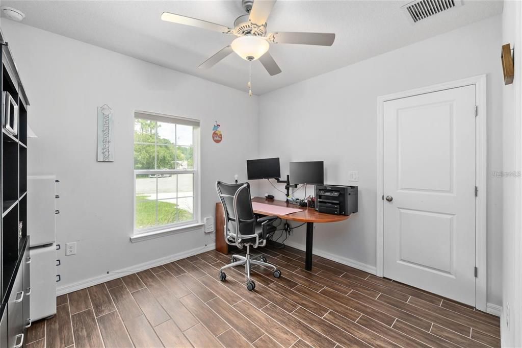 出租: $1,760 (3 贝兹, 2 浴室, 1215 平方英尺)