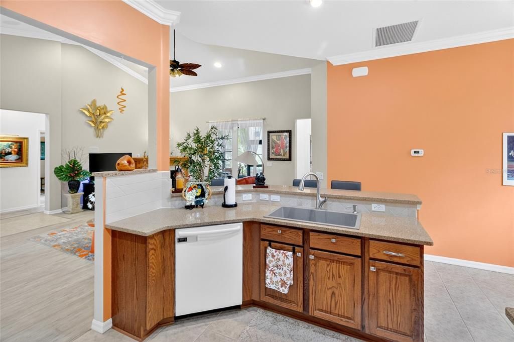 For Sale: $380,000 (3 beds, 2 baths, 1943 Square Feet)