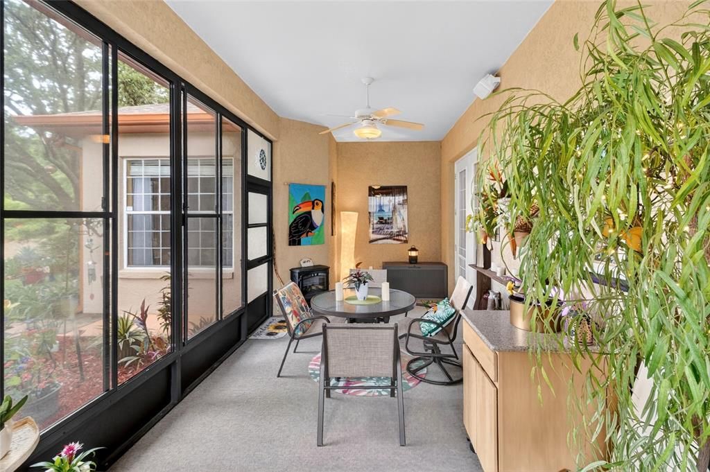 For Sale: $380,000 (3 beds, 2 baths, 1943 Square Feet)