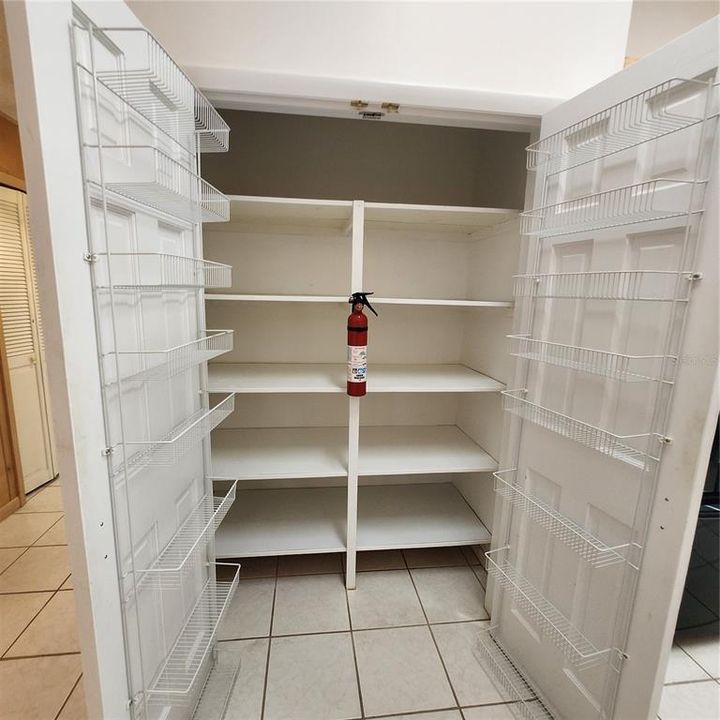 Под контрактом: $425,000 (3 спален, 2 ванн, 2622 Квадратных фут)