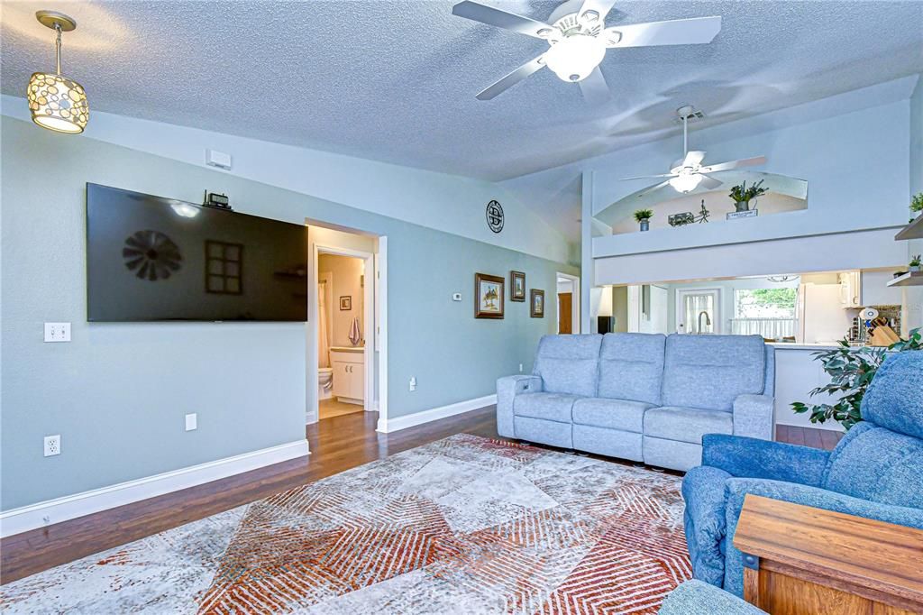 En Venta: $199,900 (2 camas, 2 baños, 1201 Pies cuadrados)