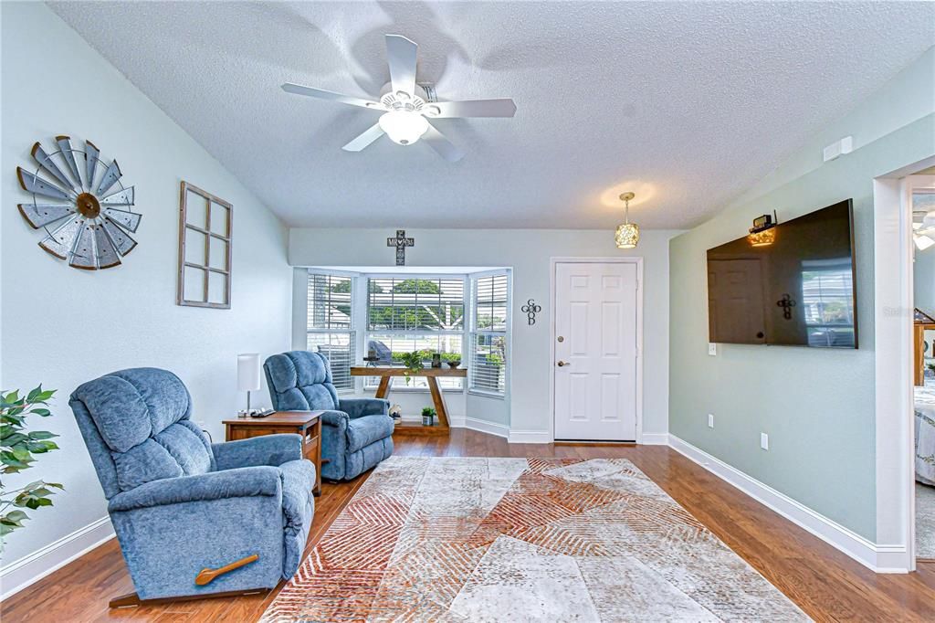 En Venta: $199,900 (2 camas, 2 baños, 1201 Pies cuadrados)