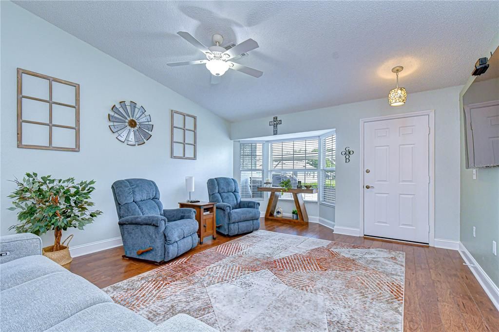 En Venta: $199,900 (2 camas, 2 baños, 1201 Pies cuadrados)