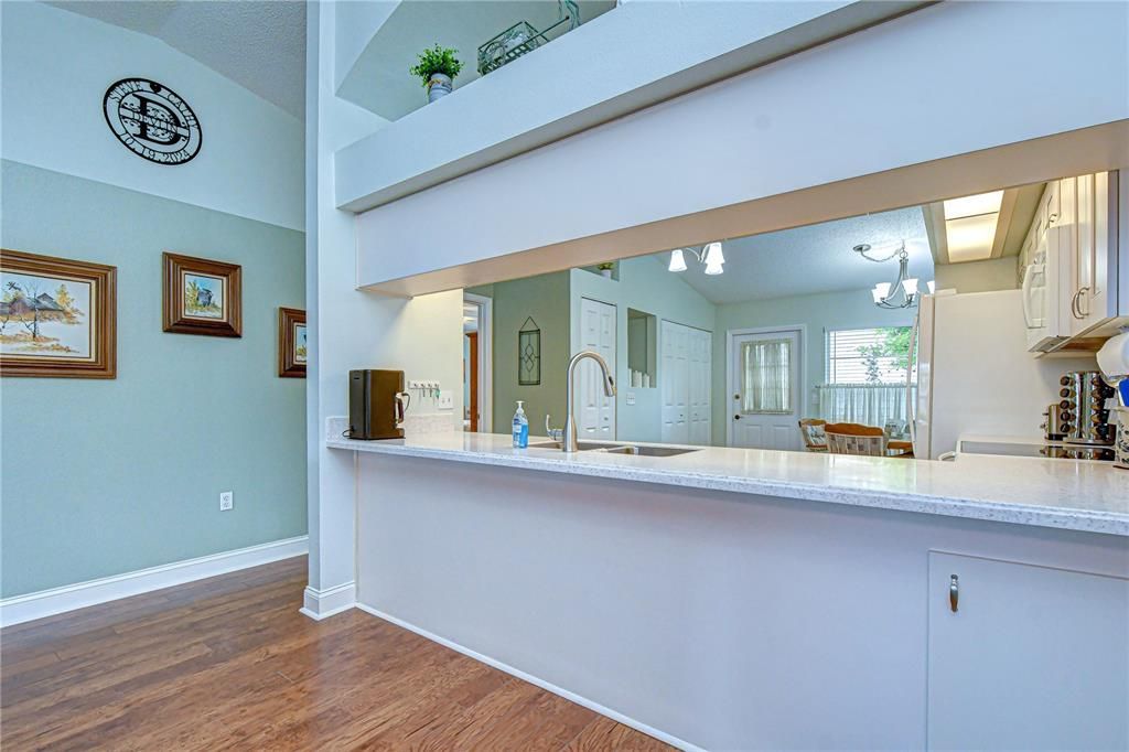 En Venta: $199,900 (2 camas, 2 baños, 1201 Pies cuadrados)