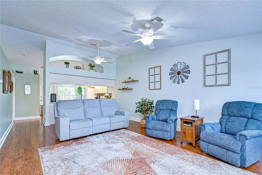 En Venta: $199,900 (2 camas, 2 baños, 1201 Pies cuadrados)