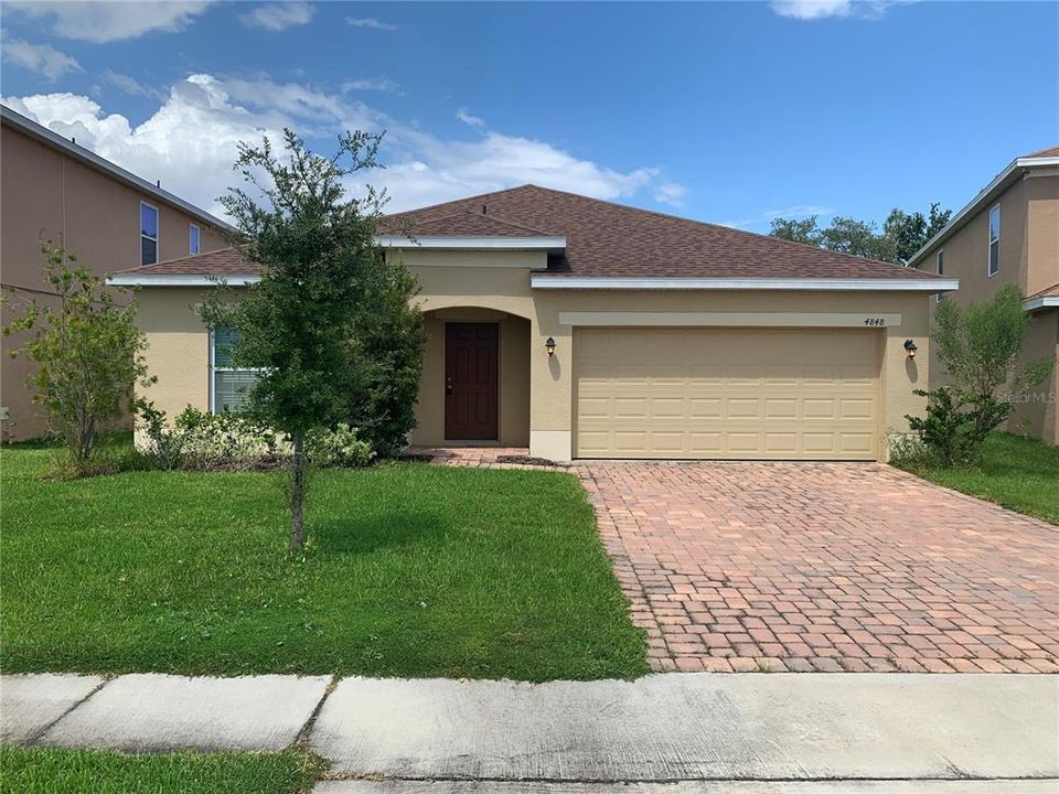 Под контрактом: $2,150 (4 спален, 2 ванн, 1972 Квадратных фут)