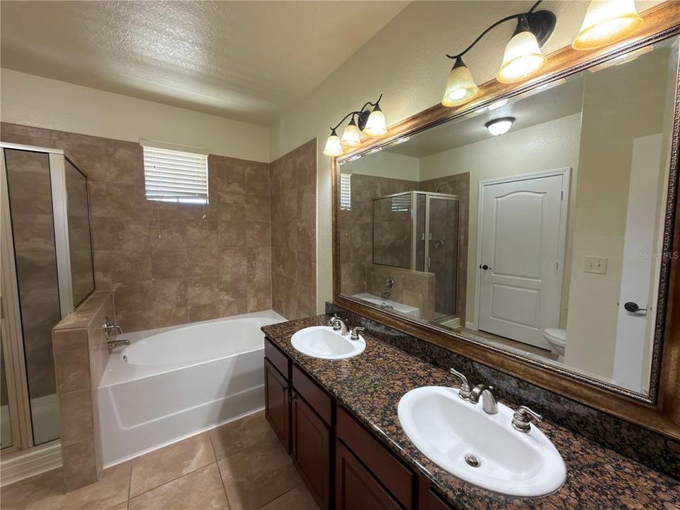 Active With Contract: $1,650 (3 beds, 3 baths, 1217 Square Feet)