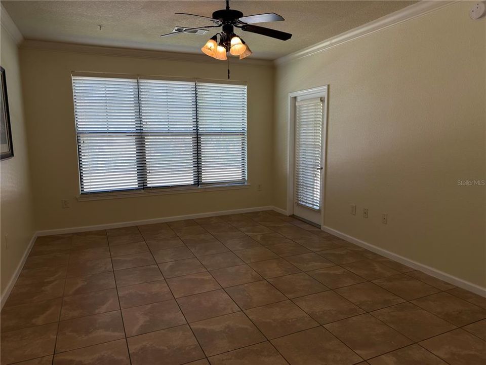 Active With Contract: $1,650 (3 beds, 3 baths, 1217 Square Feet)