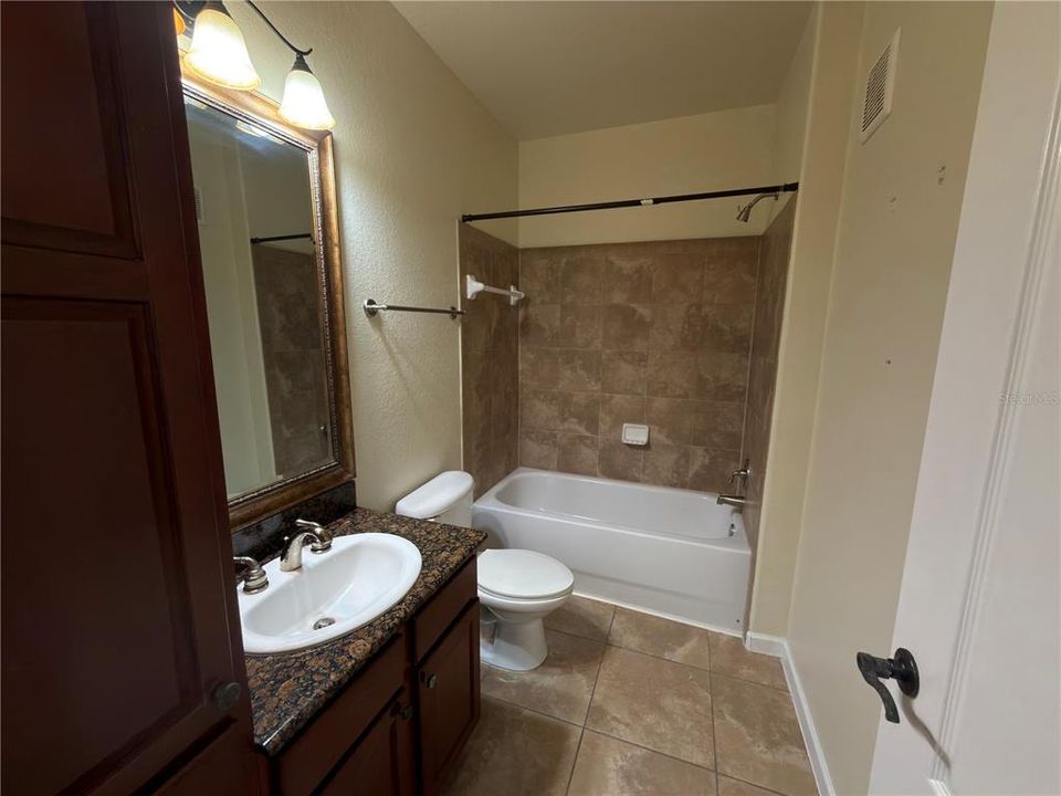 Active With Contract: $1,650 (3 beds, 3 baths, 1217 Square Feet)