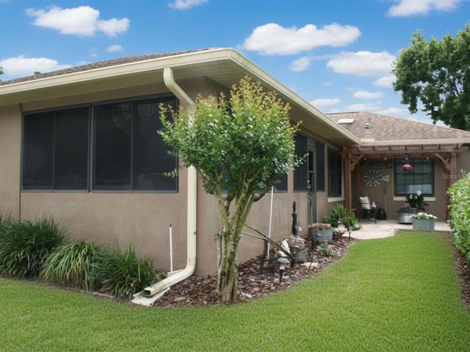 Active With Contract: $499,900 (3 beds, 2 baths, 2163 Square Feet)