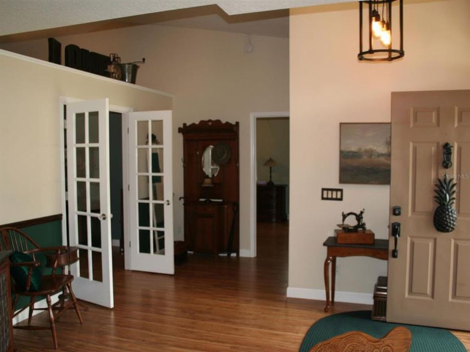Active With Contract: $499,900 (3 beds, 2 baths, 2163 Square Feet)