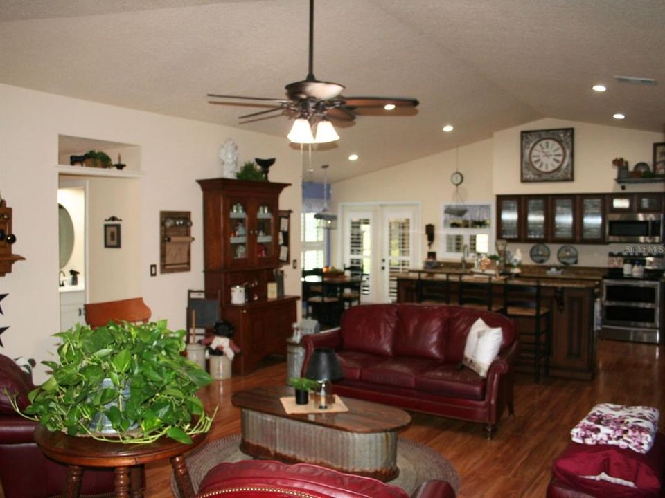 Active With Contract: $499,900 (3 beds, 2 baths, 2163 Square Feet)