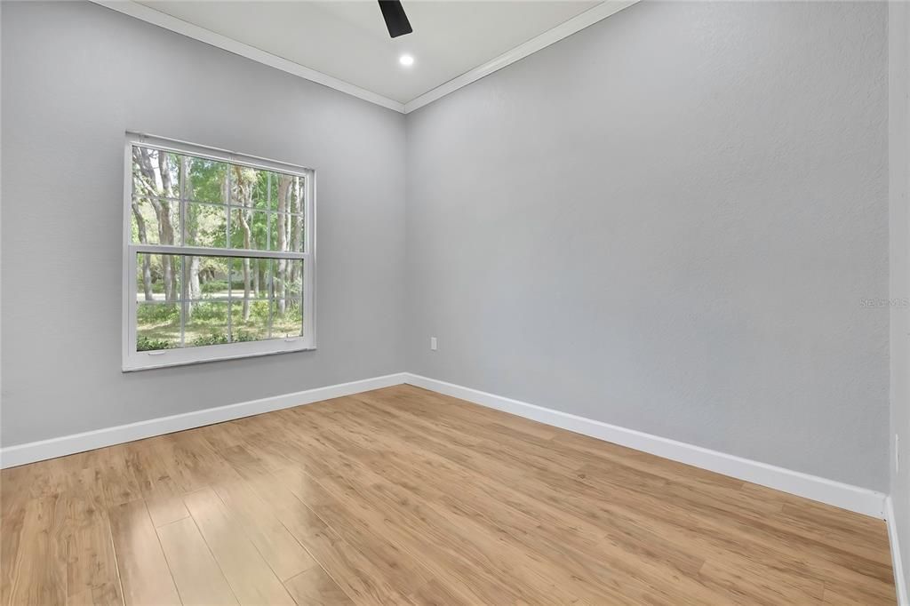 Activo con contrato: $409,000 (3 camas, 2 baños, 2174 Pies cuadrados)