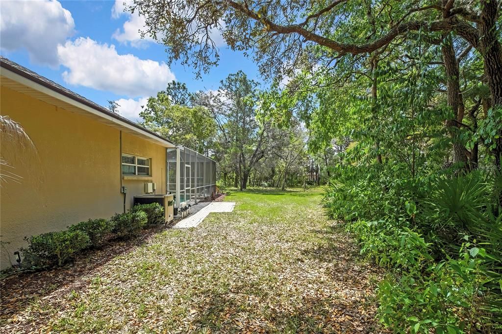 Activo con contrato: $409,000 (3 camas, 2 baños, 2174 Pies cuadrados)