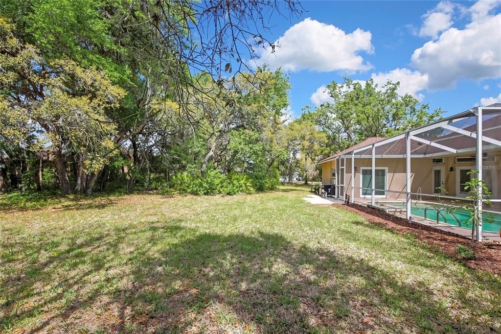 Activo con contrato: $409,000 (3 camas, 2 baños, 2174 Pies cuadrados)