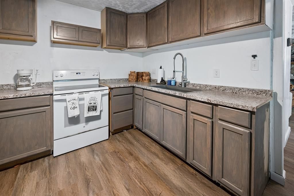 For Sale: $395,000 (3 beds, 2 baths, 1462 Square Feet)