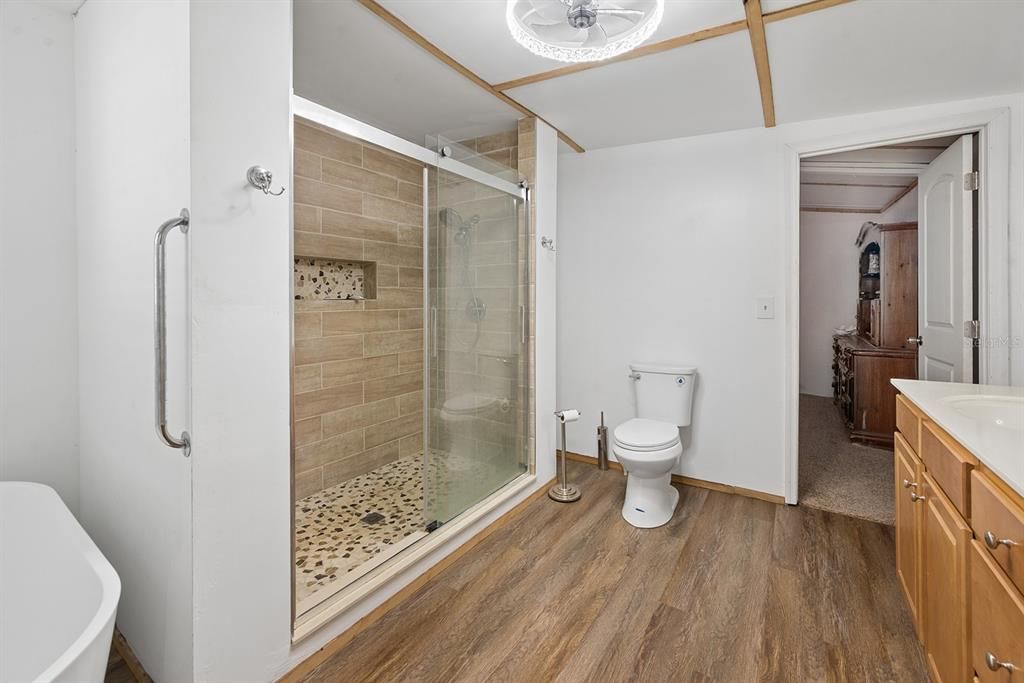 For Sale: $395,000 (3 beds, 2 baths, 1462 Square Feet)