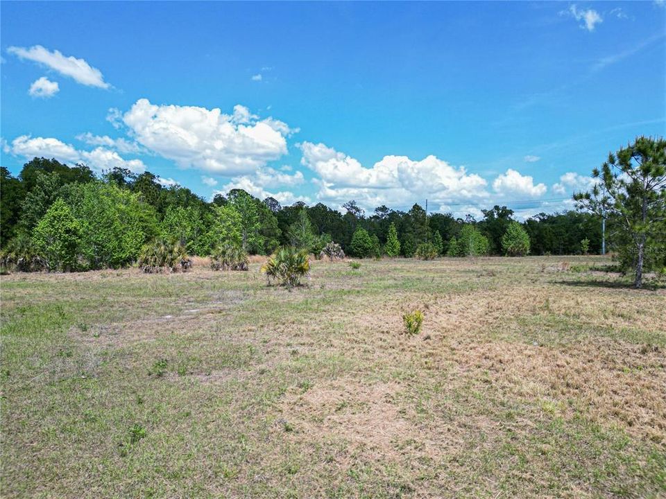 待售: $450,000 (8.09 acres)