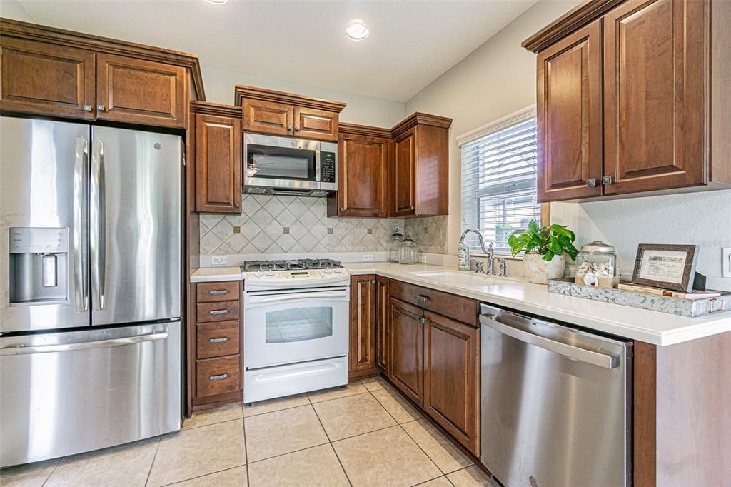 Active With Contract: $899,000 (4 beds, 4 baths, 4052 Square Feet)