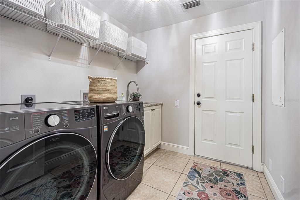 Active With Contract: $899,000 (4 beds, 4 baths, 4052 Square Feet)