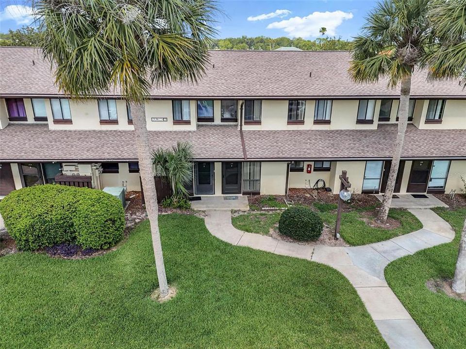 For Sale: $199,000 (2 beds, 1 baths, 1127 Square Feet)