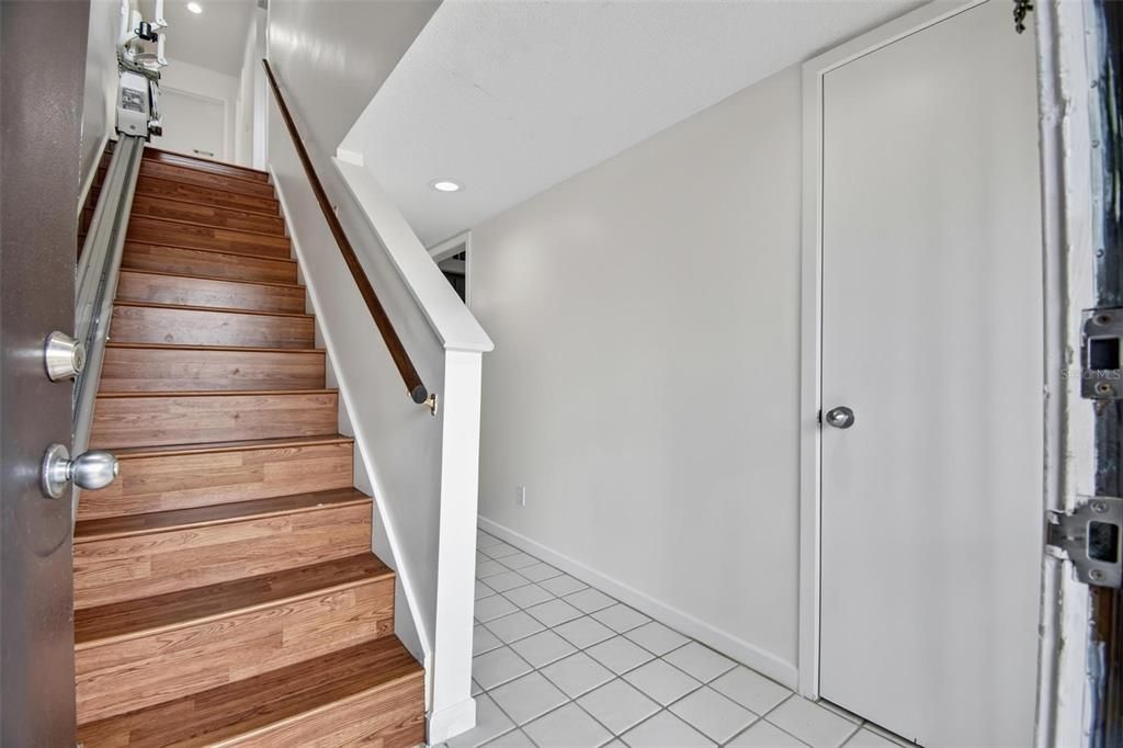 For Sale: $199,000 (2 beds, 1 baths, 1127 Square Feet)