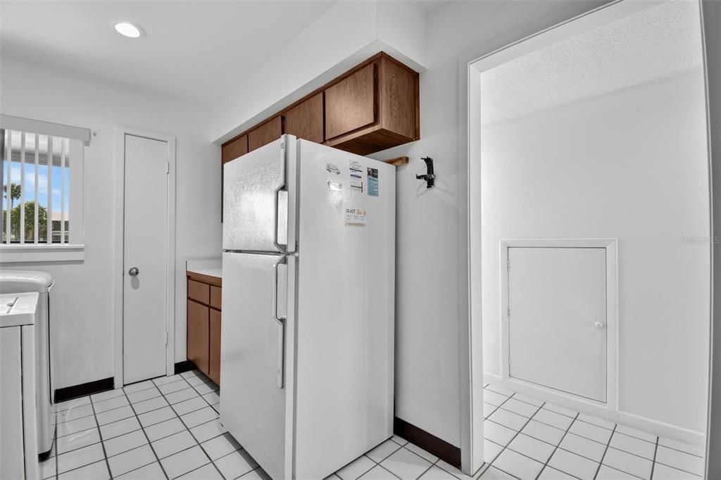 For Sale: $199,000 (2 beds, 1 baths, 1127 Square Feet)