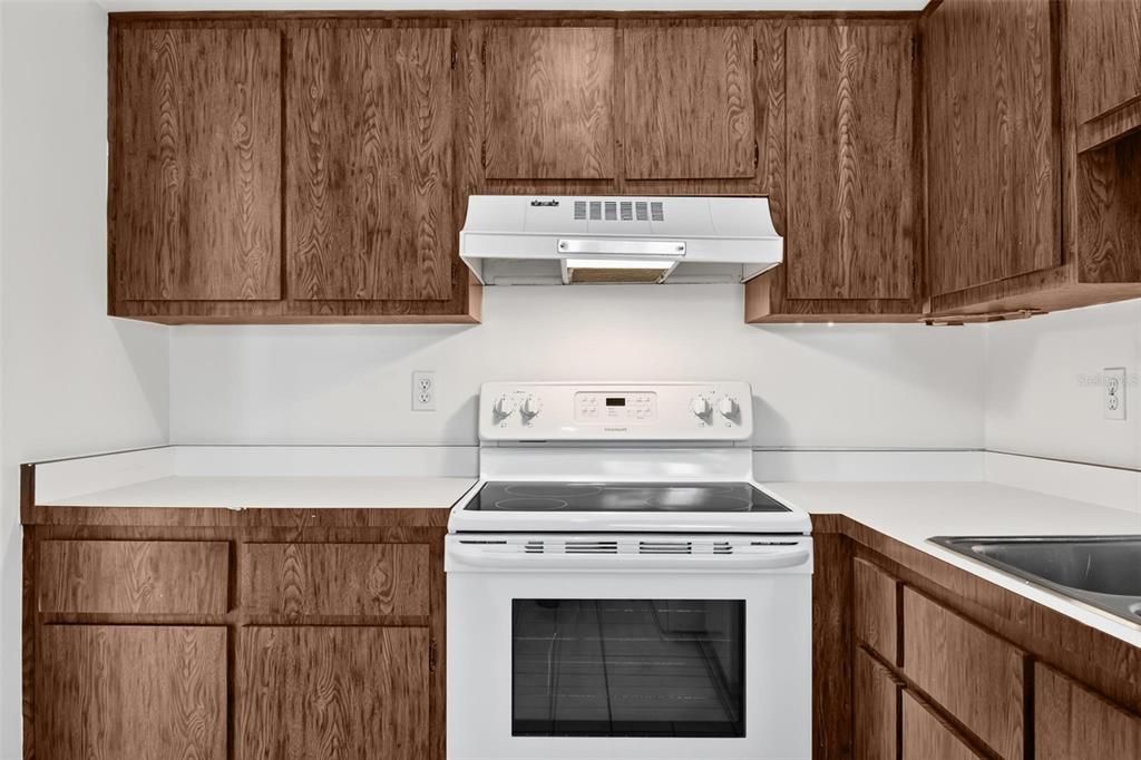 For Sale: $199,000 (2 beds, 1 baths, 1127 Square Feet)