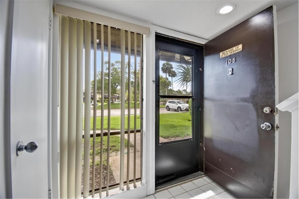 For Sale: $199,000 (2 beds, 1 baths, 1127 Square Feet)