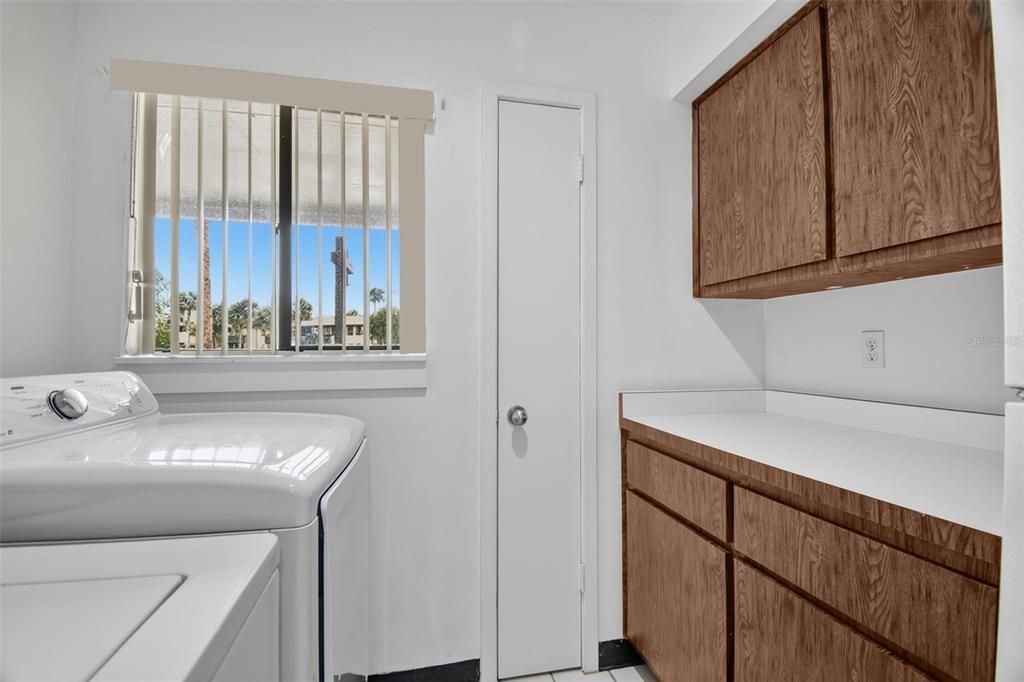 For Sale: $199,000 (2 beds, 1 baths, 1127 Square Feet)