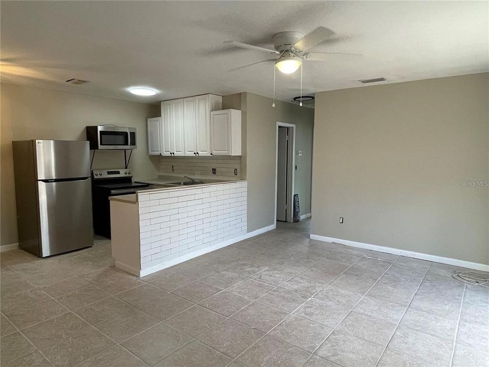 For Rent: $1,600 (2 beds, 1 baths, 760 Square Feet)