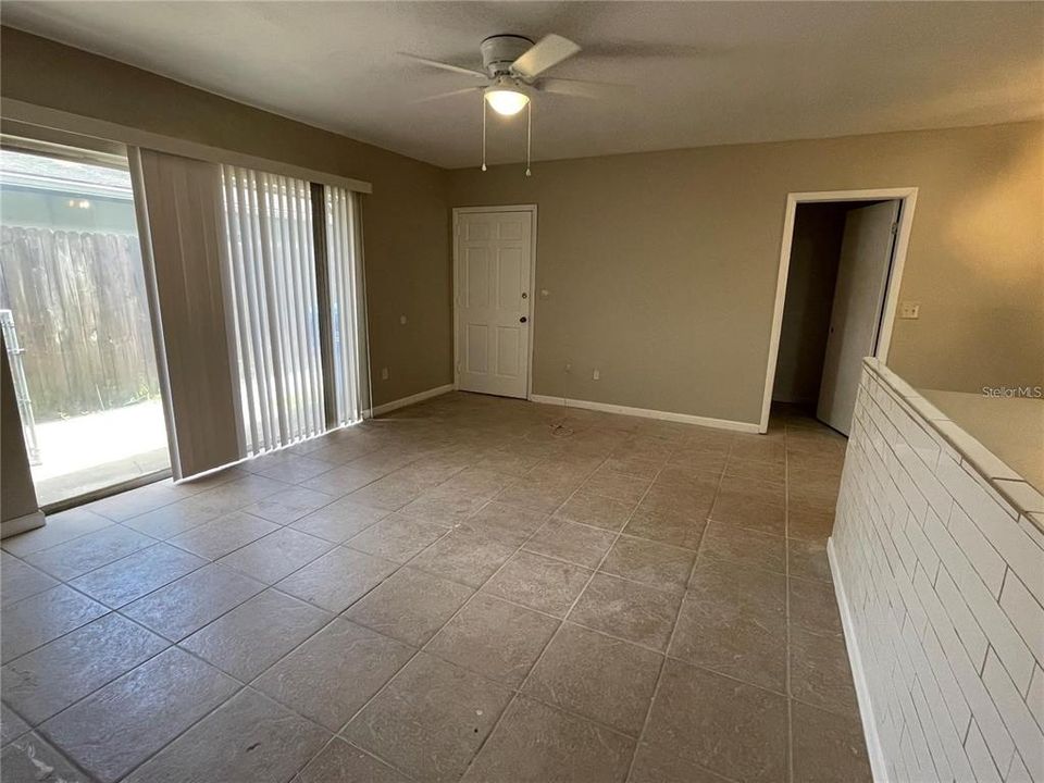 For Rent: $1,600 (2 beds, 1 baths, 760 Square Feet)