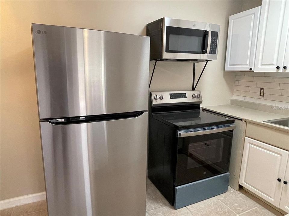 For Rent: $1,600 (2 beds, 1 baths, 760 Square Feet)