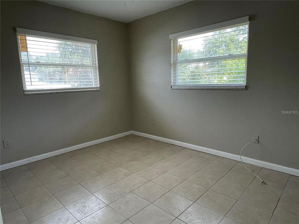 For Rent: $1,600 (2 beds, 1 baths, 760 Square Feet)