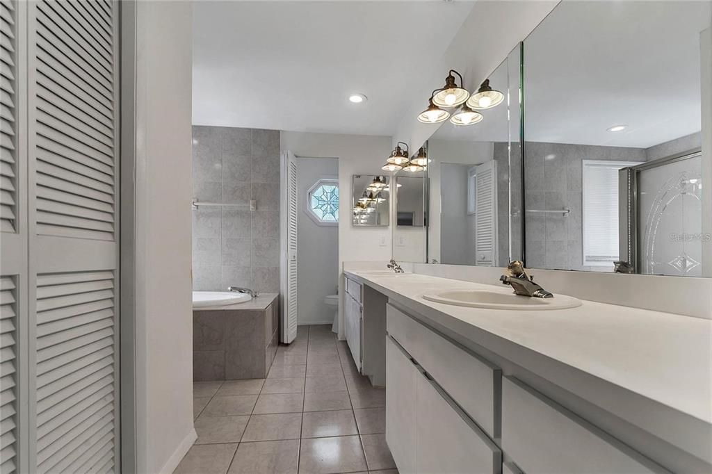 En Venta: $680,000 (4 camas, 3 baños, 2091 Pies cuadrados)