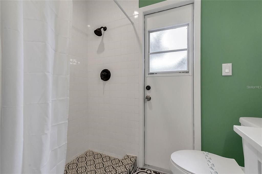 En Venta: $680,000 (4 camas, 3 baños, 2091 Pies cuadrados)