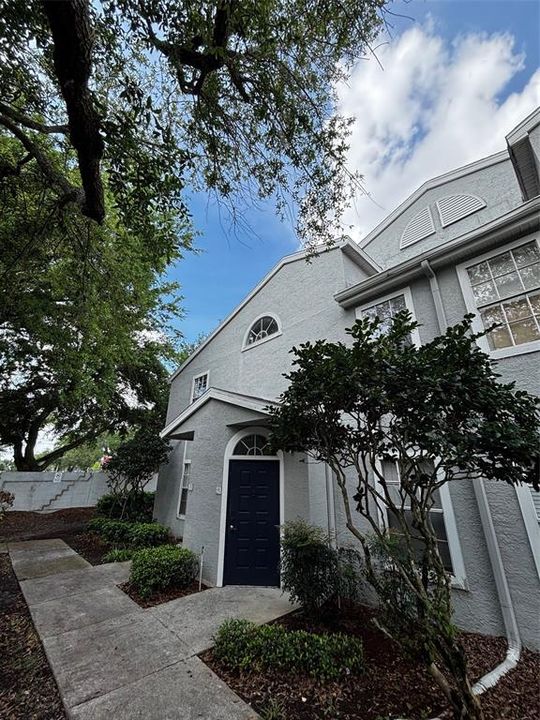 For Sale: $168,000 (2 beds, 2 baths, 1140 Square Feet)