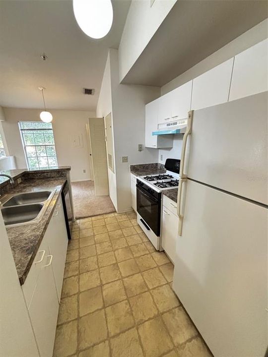 For Sale: $168,000 (2 beds, 2 baths, 1140 Square Feet)
