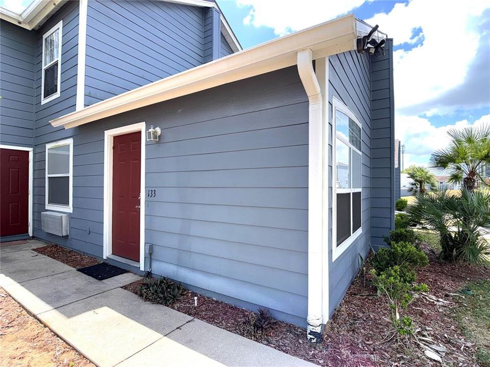 Recently Rented: $750 (0 beds, 1 baths, 475 Square Feet)