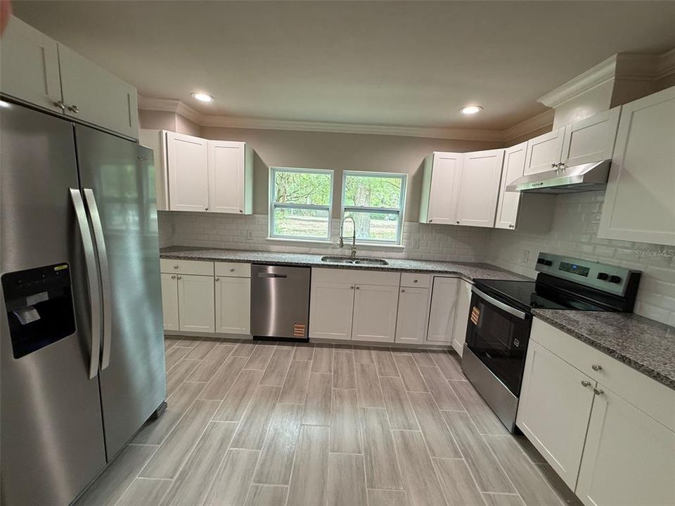 На продажу: $184,900 (3 спален, 2 ванн, 1362 Квадратных фут)