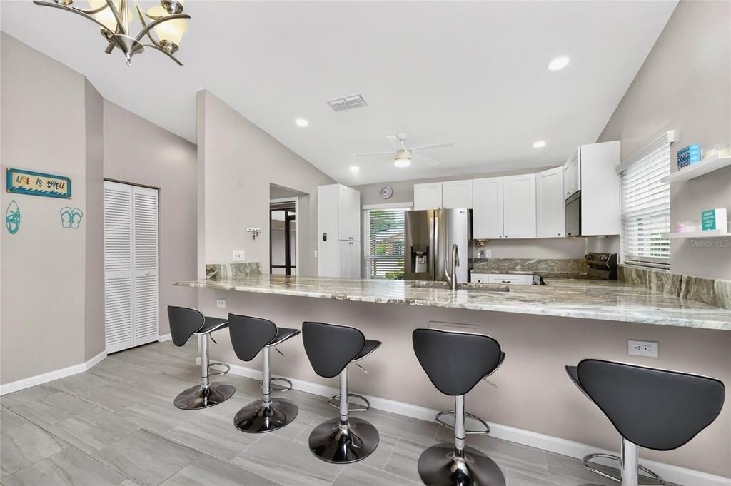 For Sale: $220,000 (2 beds, 2 baths, 1078 Square Feet)