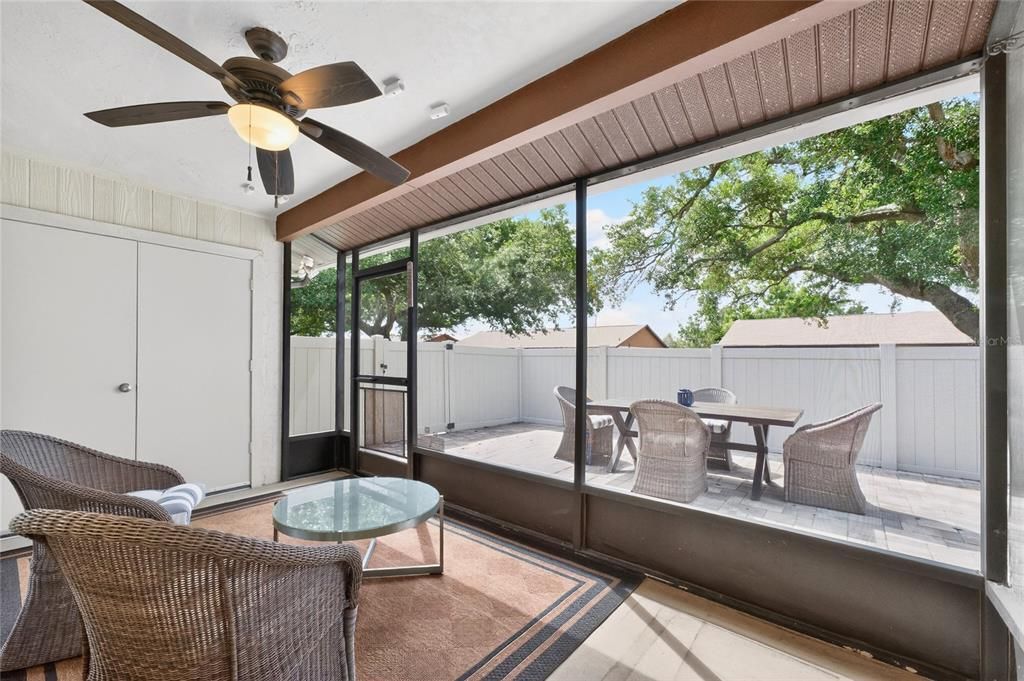 For Sale: $220,000 (2 beds, 2 baths, 1078 Square Feet)