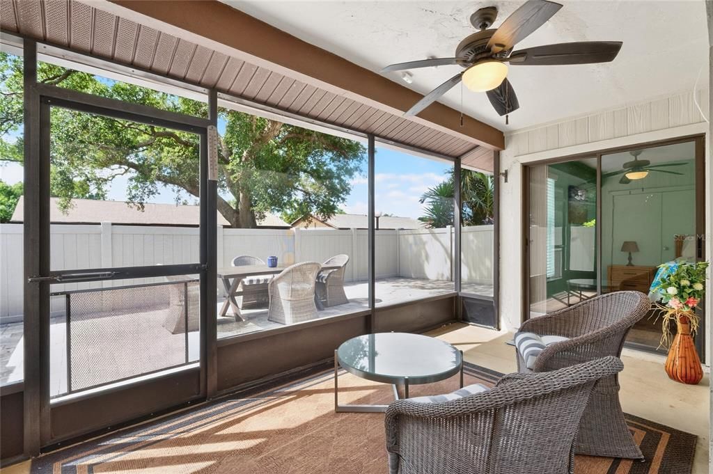 For Sale: $220,000 (2 beds, 2 baths, 1078 Square Feet)