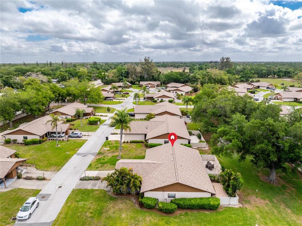For Sale: $220,000 (2 beds, 2 baths, 1078 Square Feet)