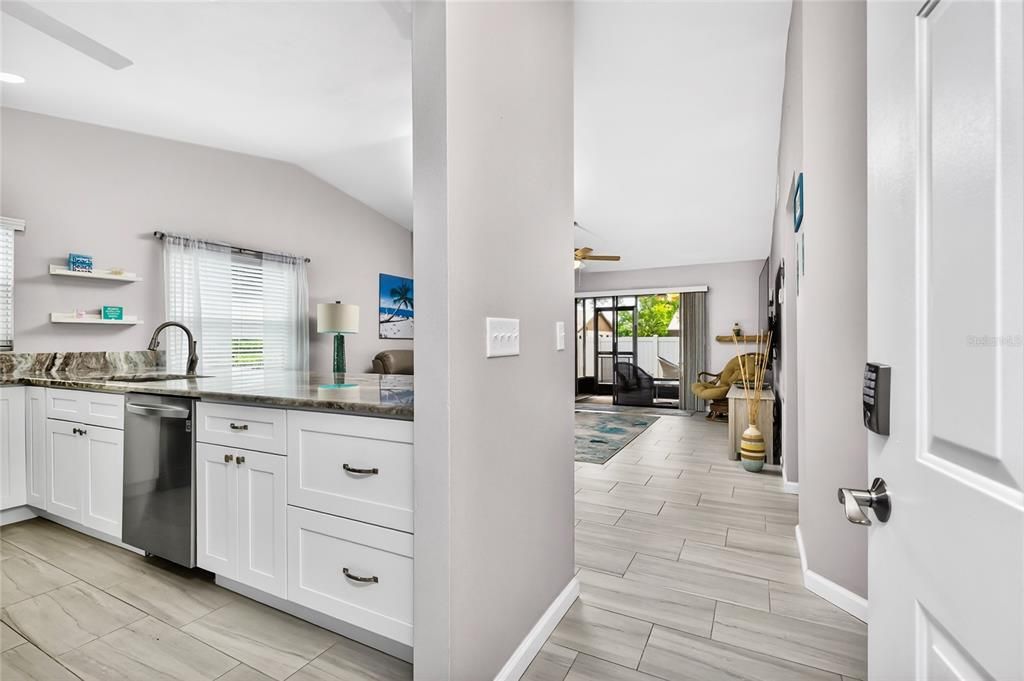 For Sale: $220,000 (2 beds, 2 baths, 1078 Square Feet)