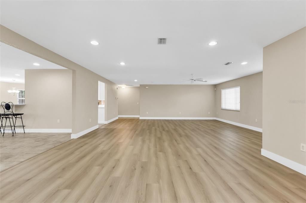 En Venta: $699,000 (3 camas, 2 baños, 3164 Pies cuadrados)