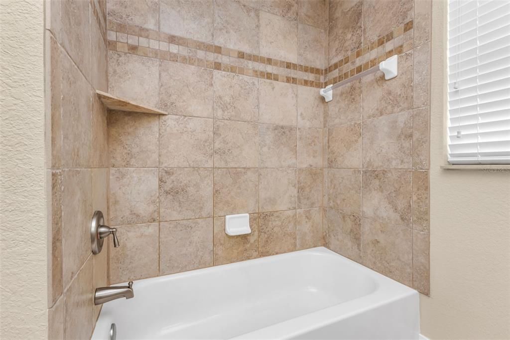 En Venta: $699,000 (3 camas, 2 baños, 3164 Pies cuadrados)